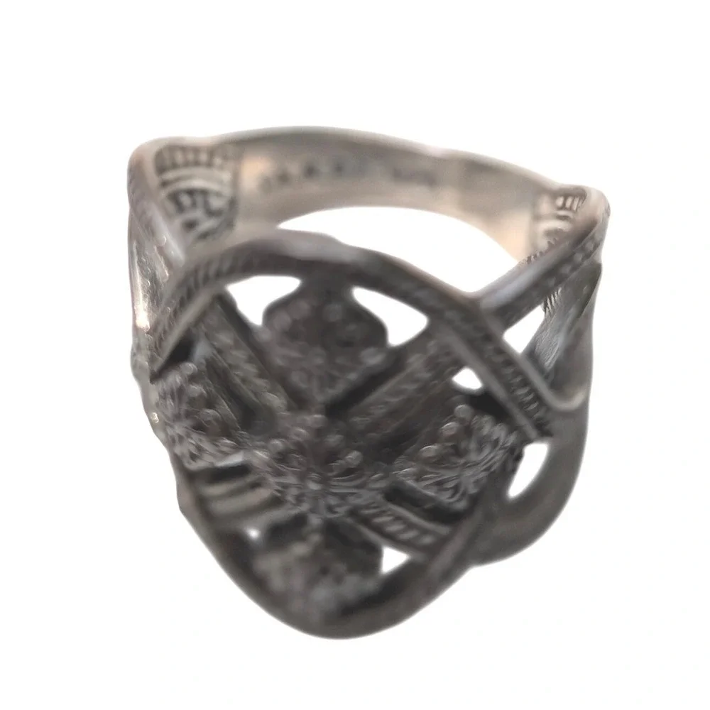Sarda intricately designed